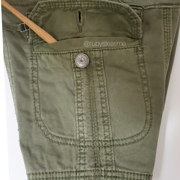 ANTHROPOLOGIE - MARRAKECH Olive Cargo / Utility Bermuda Short, Casual - Picture 7 of 10
